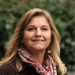 Lisa Mullis headshot